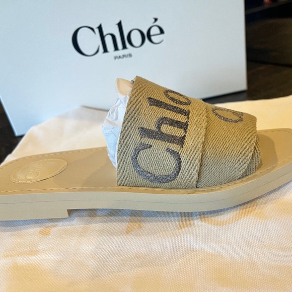Chloe Slides - Picture 2 of 10
